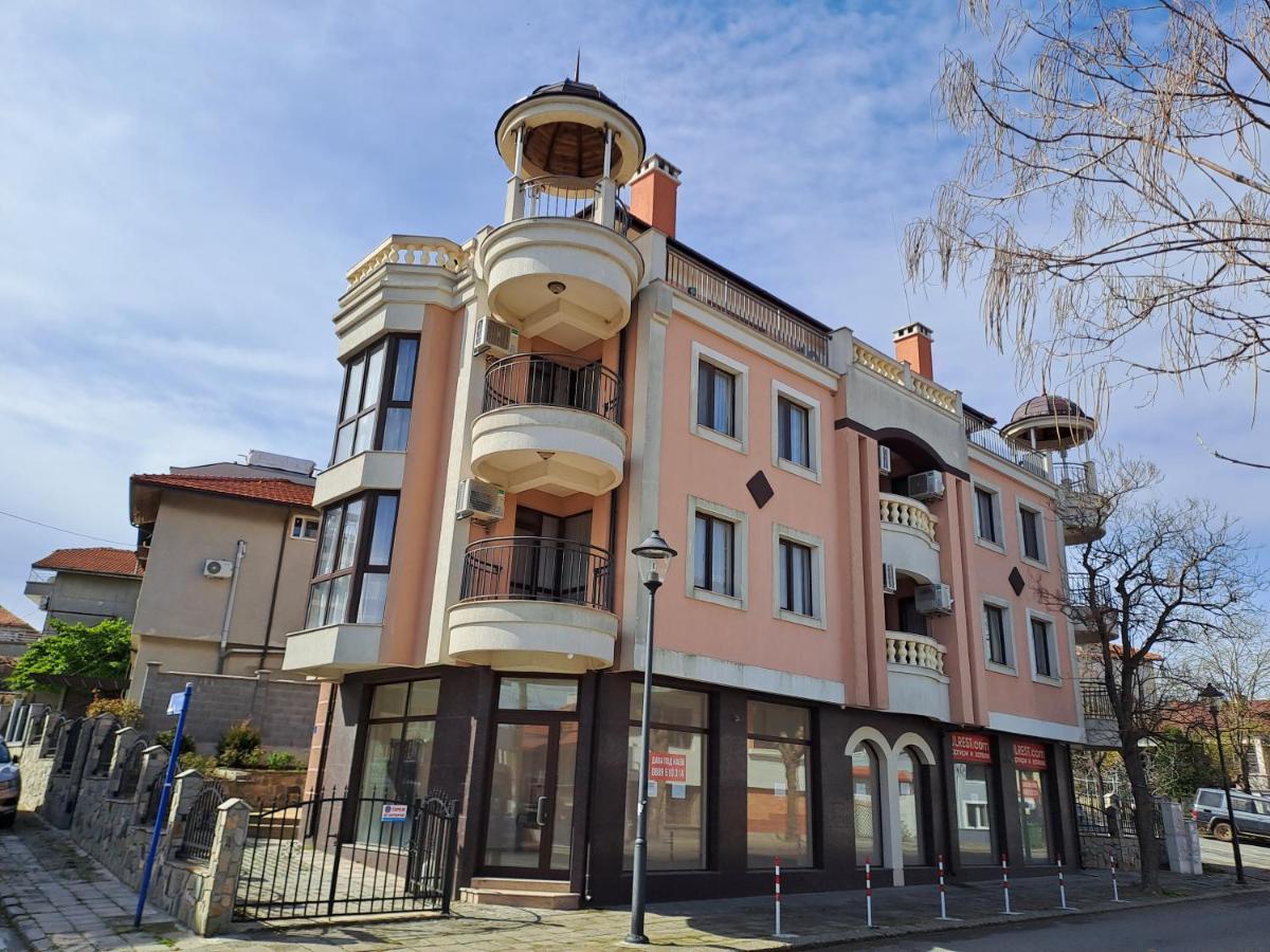 Luxury Apartments Ekaterina Chernomorets Exterior photo