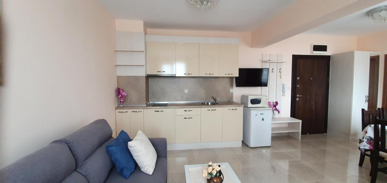 Luxury Apartments Ekaterina Chernomorets Exterior photo